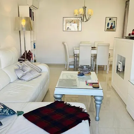 Apartment Plaza Flores