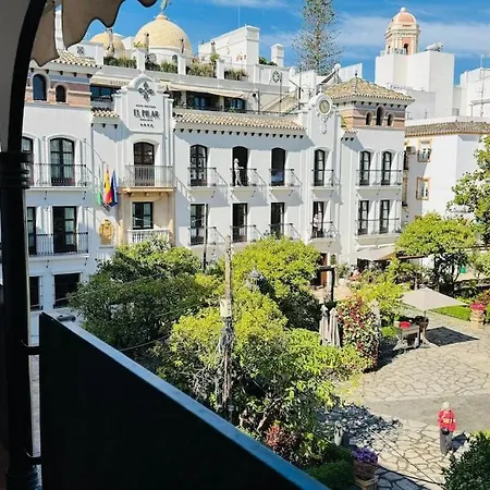 Plaza Flores Estepona