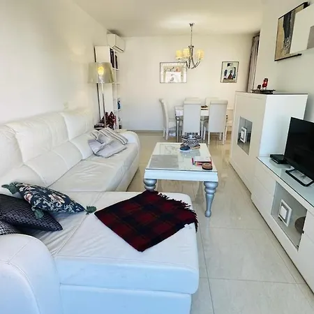 Apartment Plaza Flores